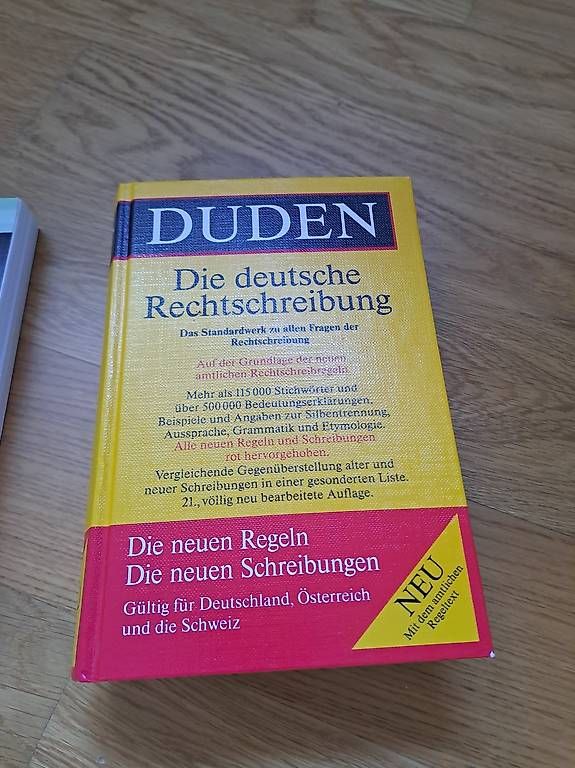 Libri: Duden - Verschiedene Ausgaben  – Usato da Zürich venduto da Simonikus 1