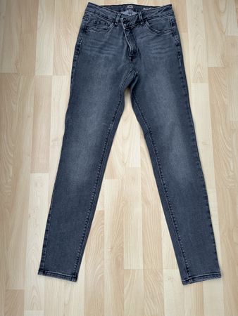 C&A Skinny Jeans, Size 38, Grey - Stylish Autumn Look!