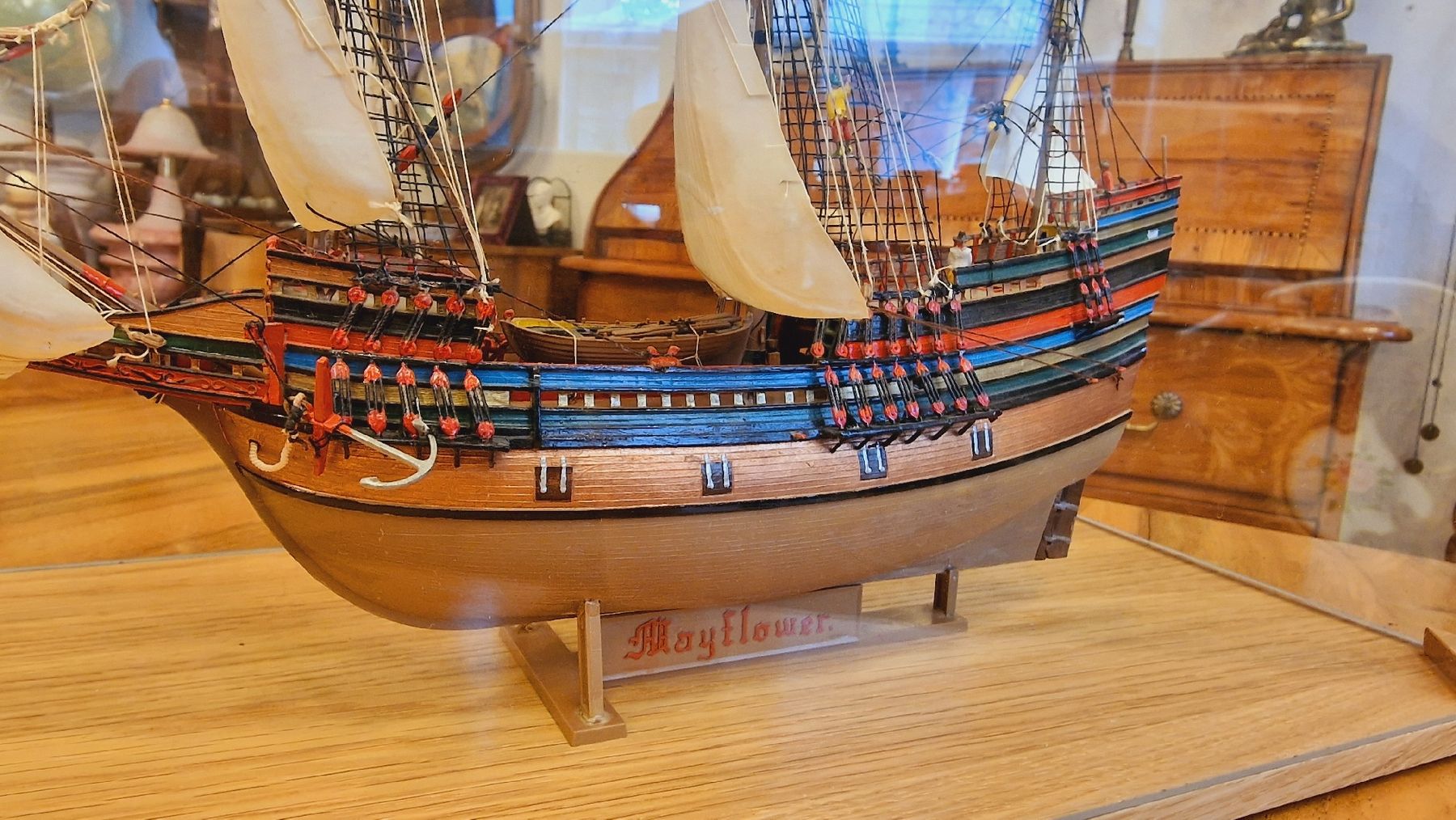 Kit di modellismo & Modellini statici: Schiffsmodell Mayflower mit Vitrine – Usato da BERN venduto da Intarsia 8