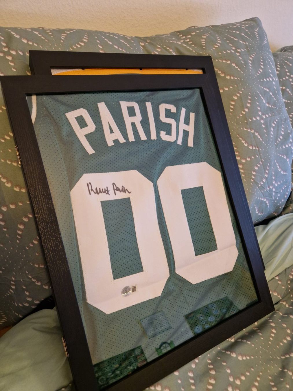 Autografi: NBA Autographe de ROBERT PARISH sur maillot custom – Nuovo e nell'imballaggio originale da Lutry venduto da SwissBBCards 4