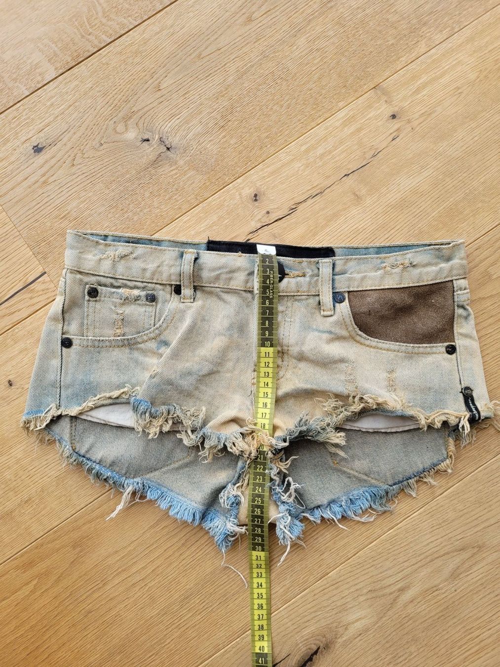 Pantalons: oneteaspoon Shorts – D'occasion à Rheinfelden par DHS 1