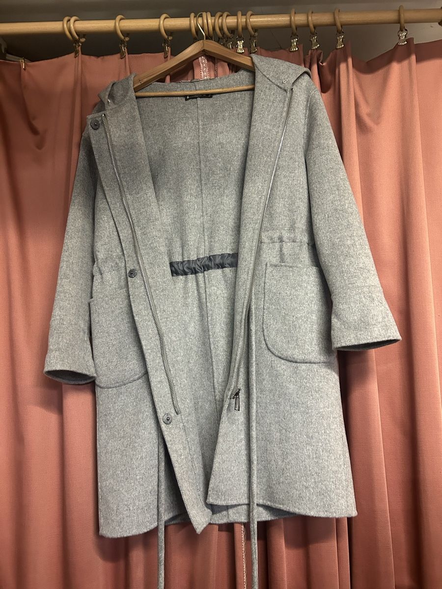 Escada Mäntel: ESCADA Mantel, mit Kapuze, Grösse 38, wie neu! – Gebraucht aus Köniz von mimi612