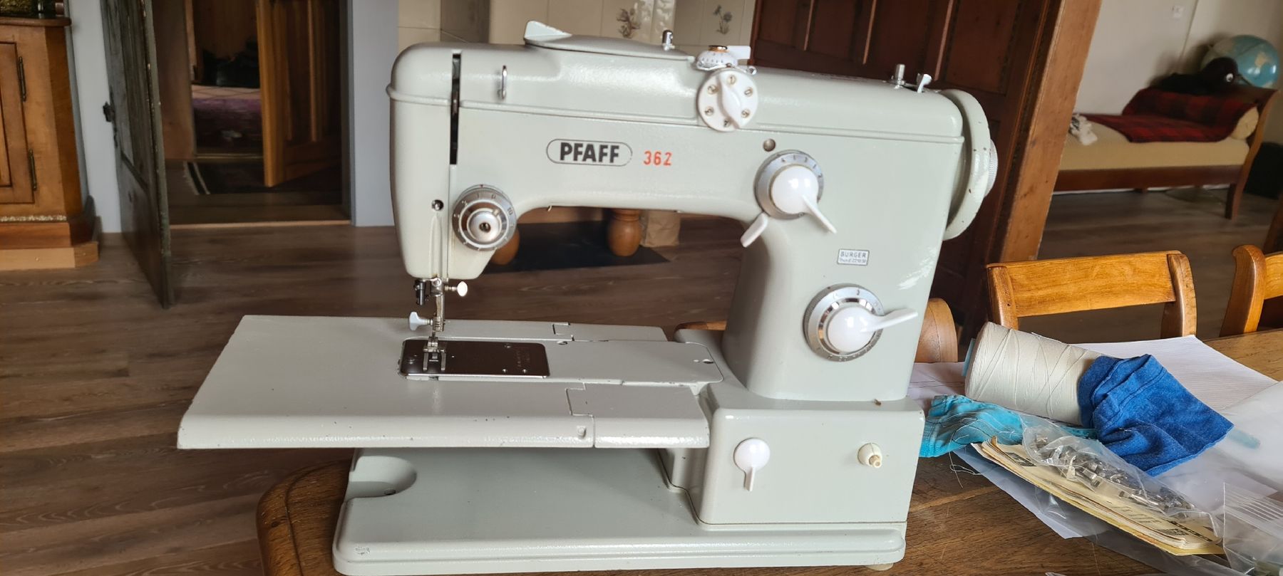Pfaff Macchine da cucire: alte Nähmaschine PFAFF – Usato da St.Gallen venduto da EL03 2