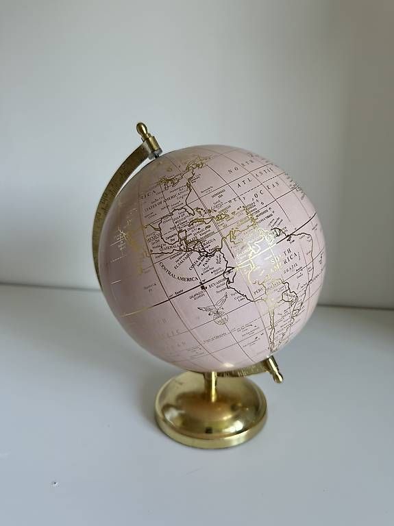 Sonstige Dekorationen & Accessoires: Globe terrestre déco rose et gold  – Gebraucht aus Mont sur Rolle von Carole1012 1