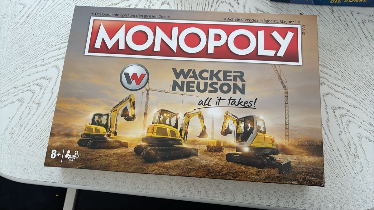 Hasbro Giochi: Monopoly Wacker Neuson Edition – Nuovo (secondo la descrizione) da Luzern venduto da ragi.85
