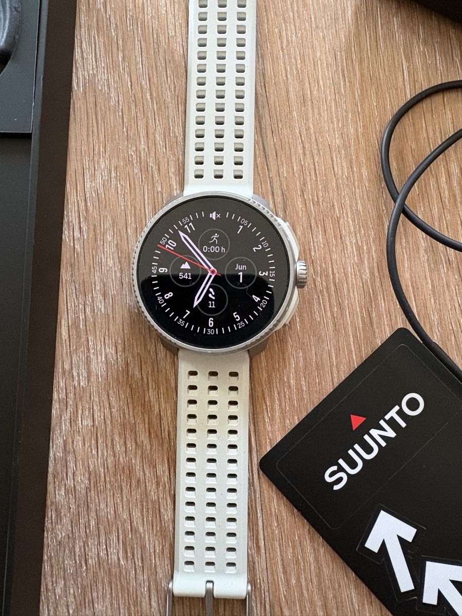 Suunto Smartwatch: SUUNTO RACE OW224 – Neu (gemäss Beschreibung) aus Rifferswil von Skywin01