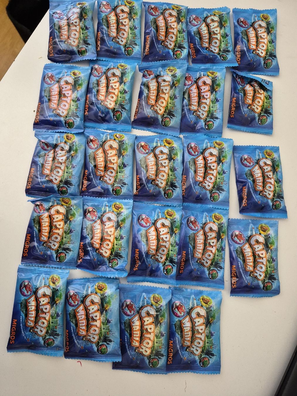 Migros Giocattoli: CAPTOR MANIA 24 PIECES – Usato da Bern venduto da dasgesuchtobjekt