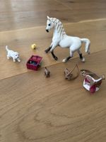 Schleich Pferde Set mit Zubehör und Hund, Katze, Küken