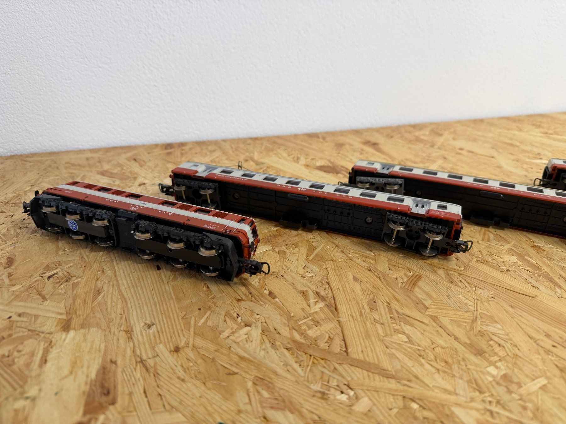 Lima Modellini di ferrovie: Lima-Swiss-Express-4-teilig (Set 2) – Usato da Reinach AG venduto da dav_77l2 3
