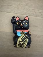 Maneki-neko Glückskatze schwarz mit Mittelfinger, Dekoration