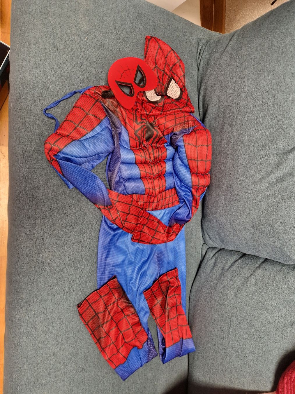 Costumi: Spiderman Kostüm Kinder Grösse 6-7J – Usato da Wabern venduto da mackam