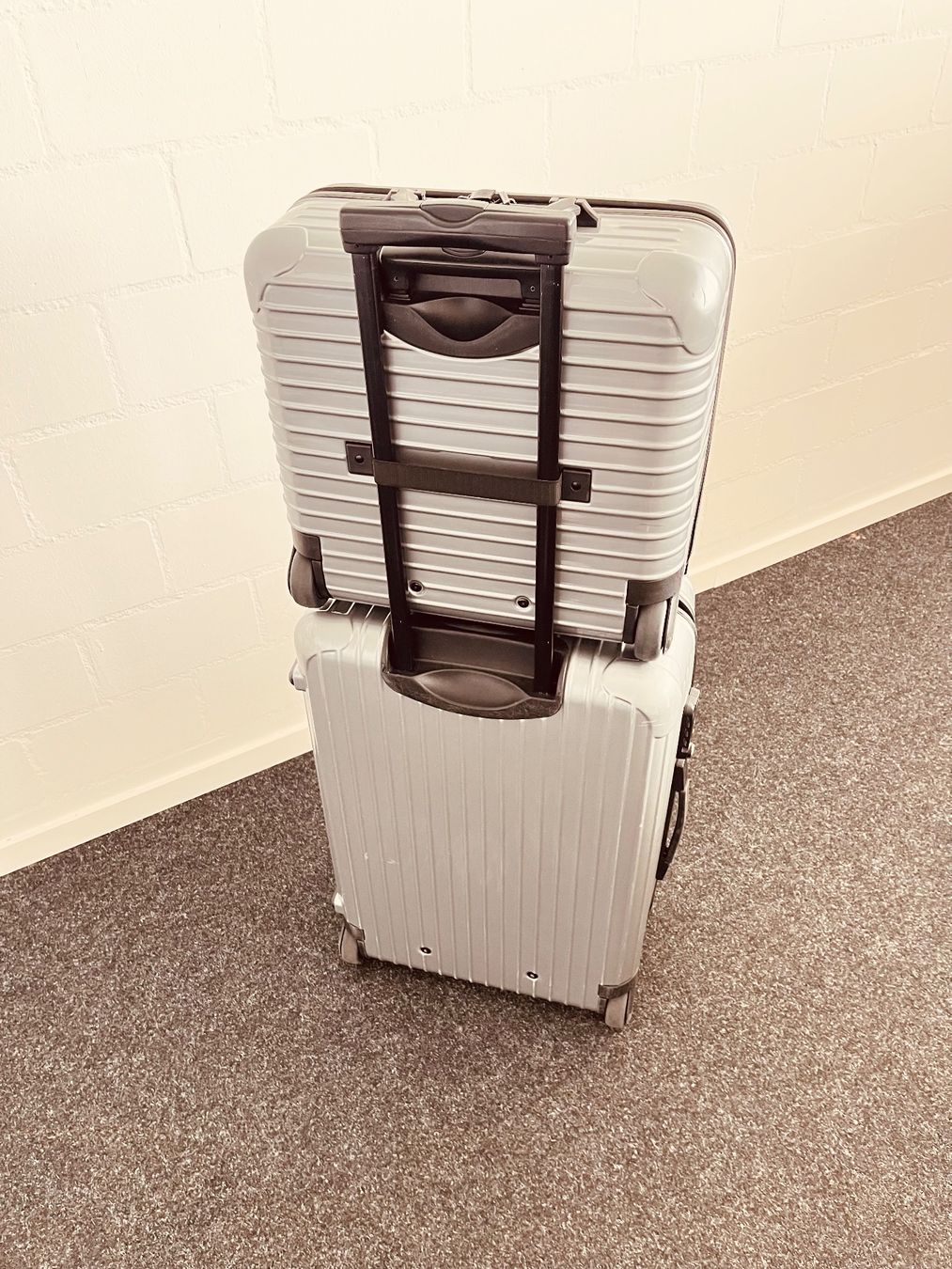 Rimowa Valigie: RIMOWA Cabin-/Business-/Compact-Koffer – Usato da Pfäffikon ZH venduto da thefifthminority 4