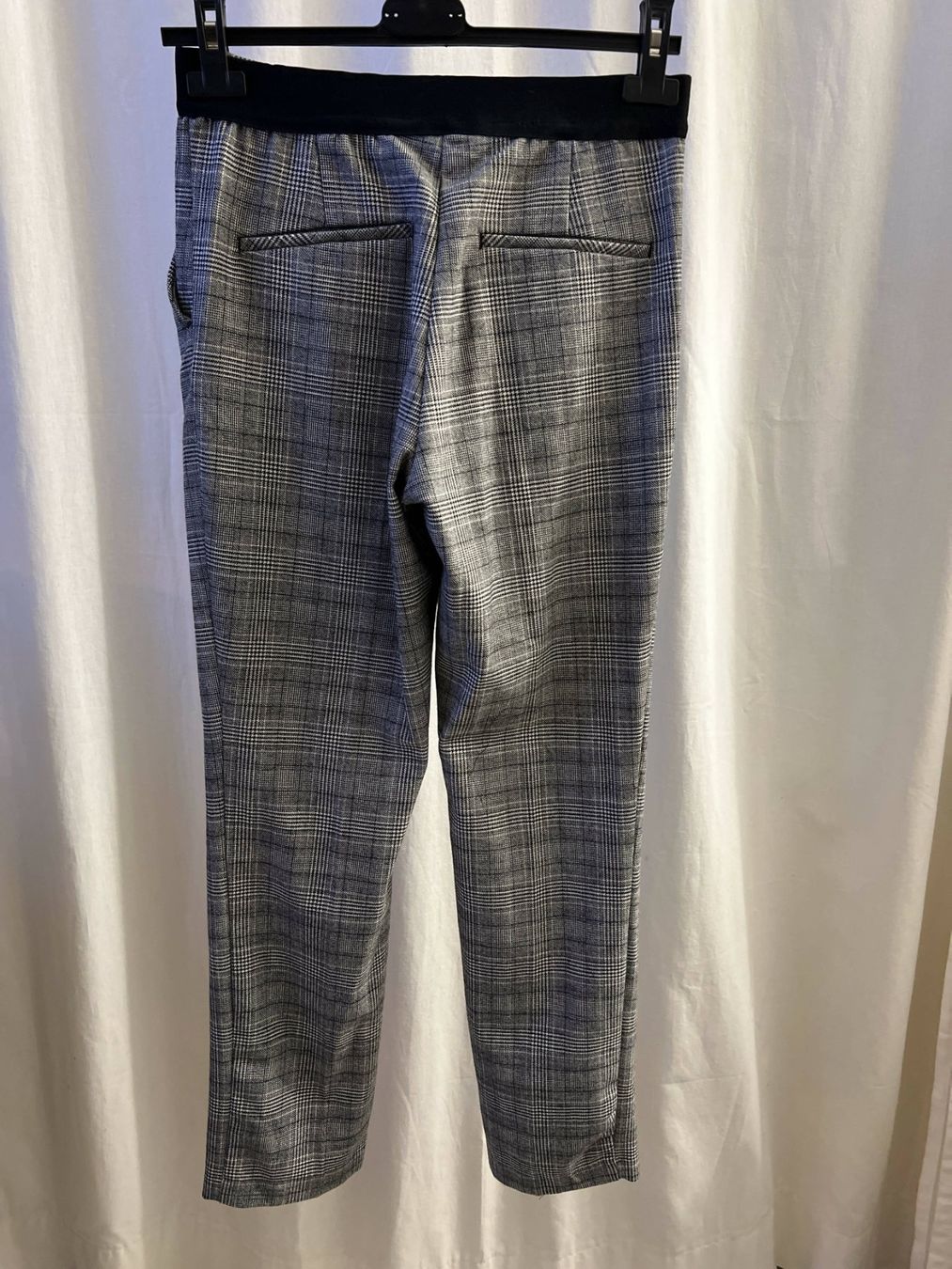 H&M Pantaloni: Elegante Hose mit Karomuster - Gr. 36 grau – Nuovo (secondo la descrizione) da Sarmenstorf venduto da taosun2