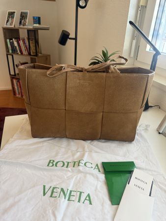 Bottega Veneta Arco Tote Tasche braun Wildleder neu