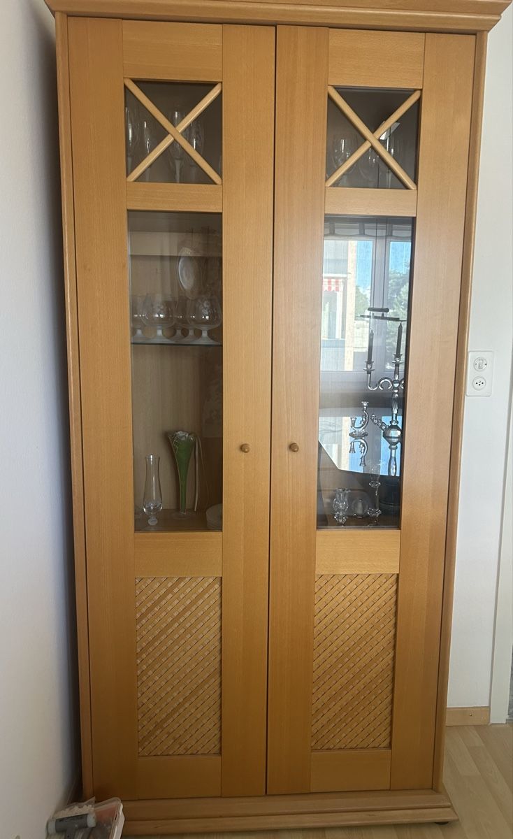 Armadi: Holzschrank mit Vitrine – Nuovo (secondo la descrizione) da Bottighofen venduto da Kucki-2003
