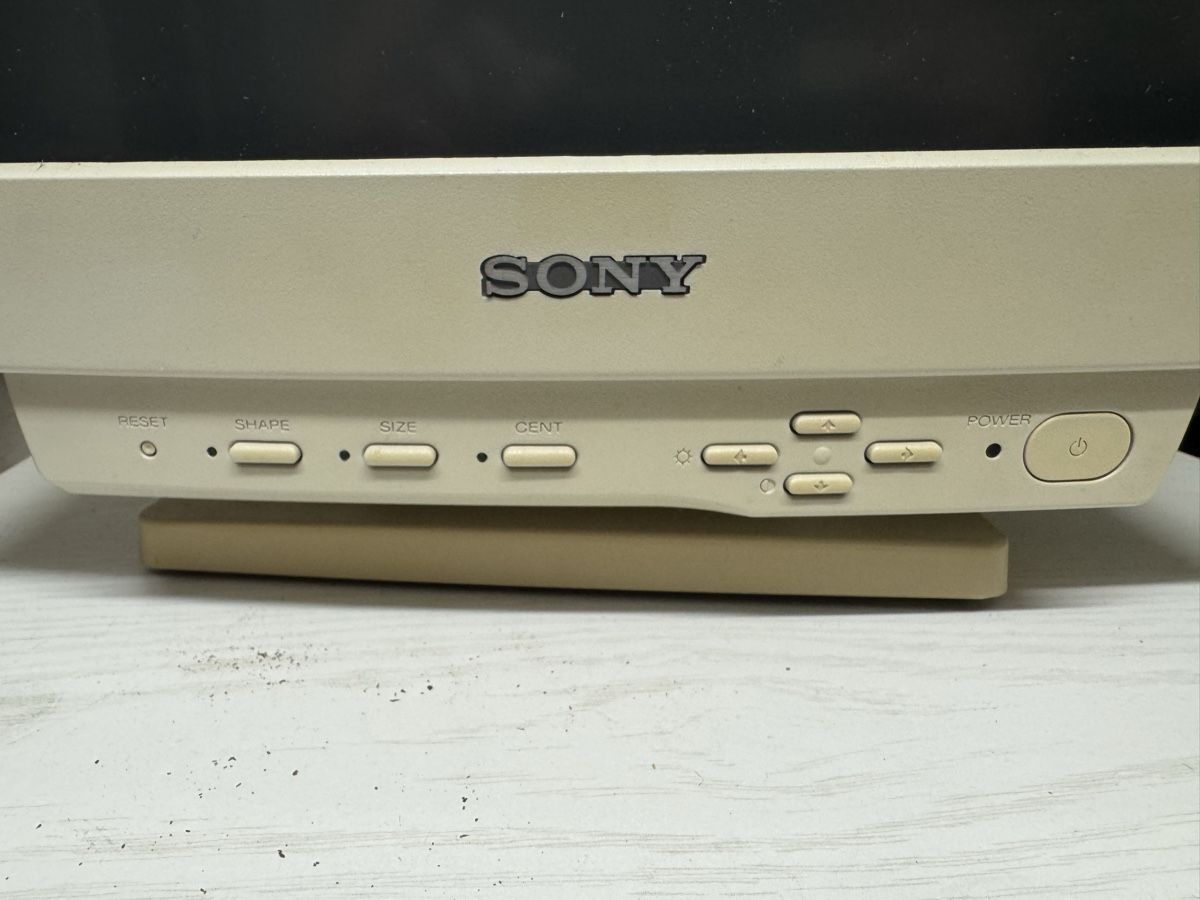 Ecrans: Sony Röhrenmonitor – Défectueux à Esslingen par Ursr1 2