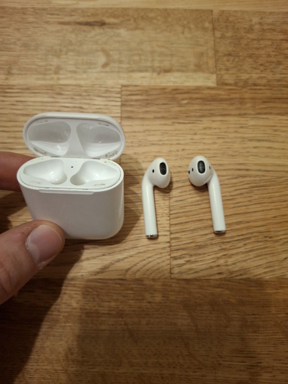 Apple Kopfhörer: Apple Airpods 2Gen A2031 – Gebraucht aus Zug von mike.m 1