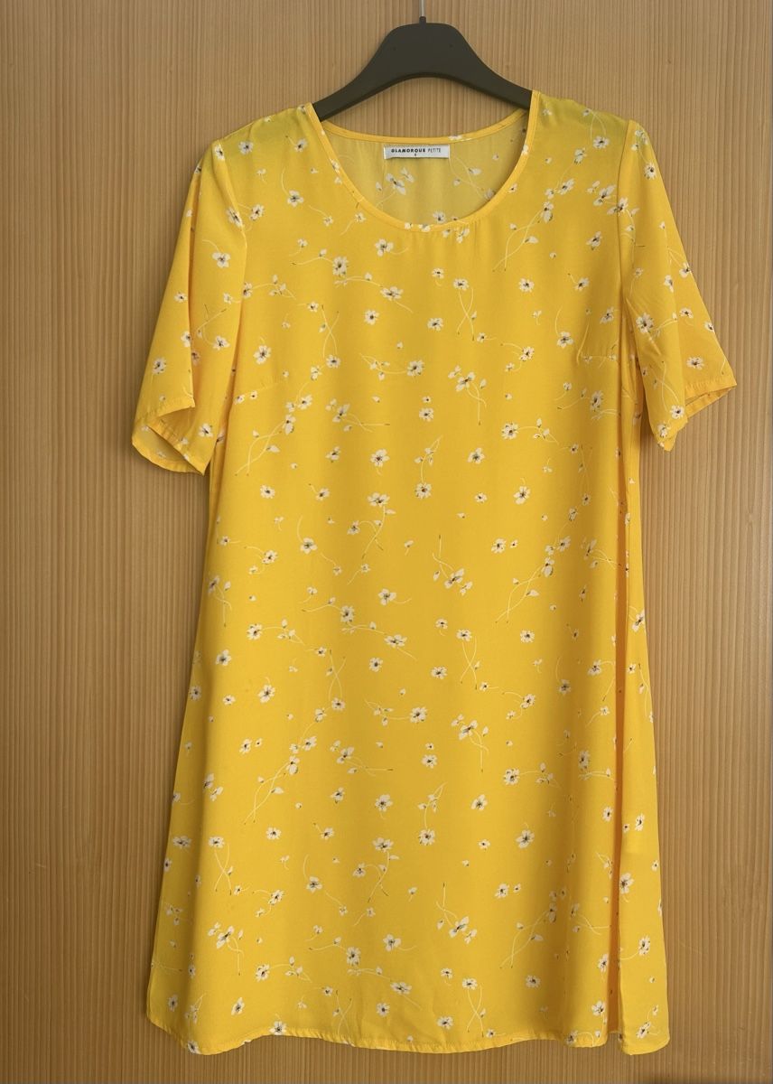 Vestiti: Robe d'été fluide, jaune à fleurs blanches – Nuovo (secondo la descrizione) da Ardon venduto da cam_f86l