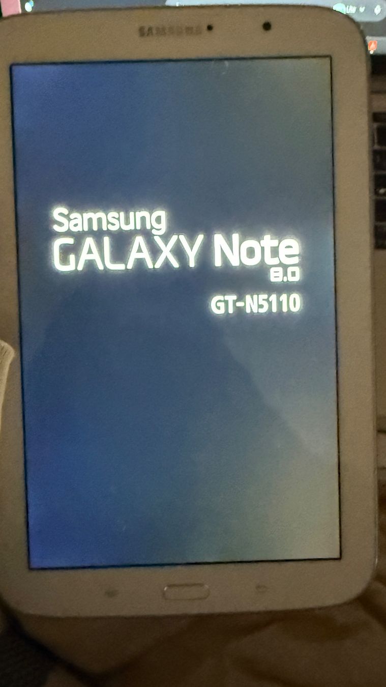 Samsung Tablet PC: Tablette Samsung Galaxy Note 8.0 + Stylet et Fourre – Nuovo (secondo la descrizione) da Treyvaux venduto da sophie_2210