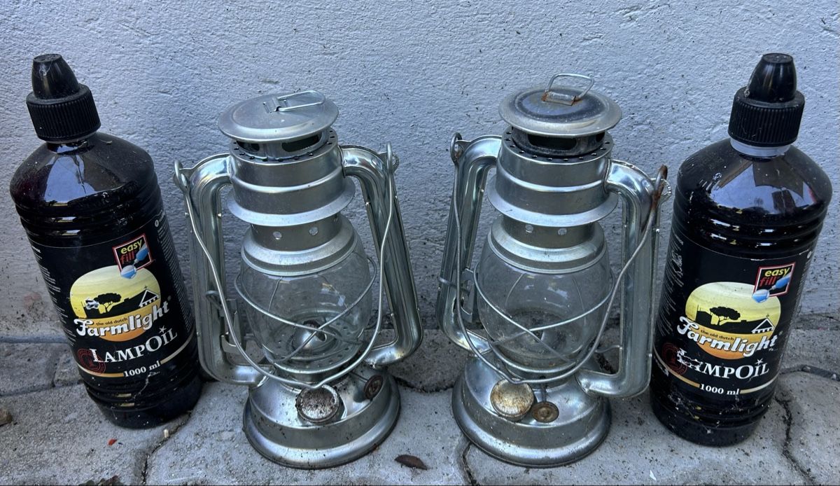 Lampade: 2 Öellämpen mit Lampenöl – Usato da Winterthur venduto da stella67
