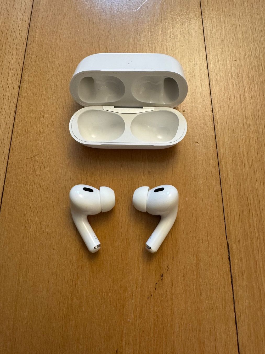 Apple Cuffie: Apple AirPods 2 Top Zustand – Usato da Zürich venduto da Riikaadoo 1