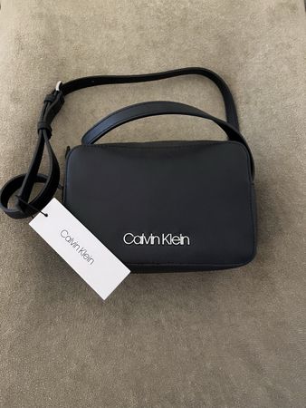 Original Calvin Klein Tasche, neu mit Etikett, schwarz!