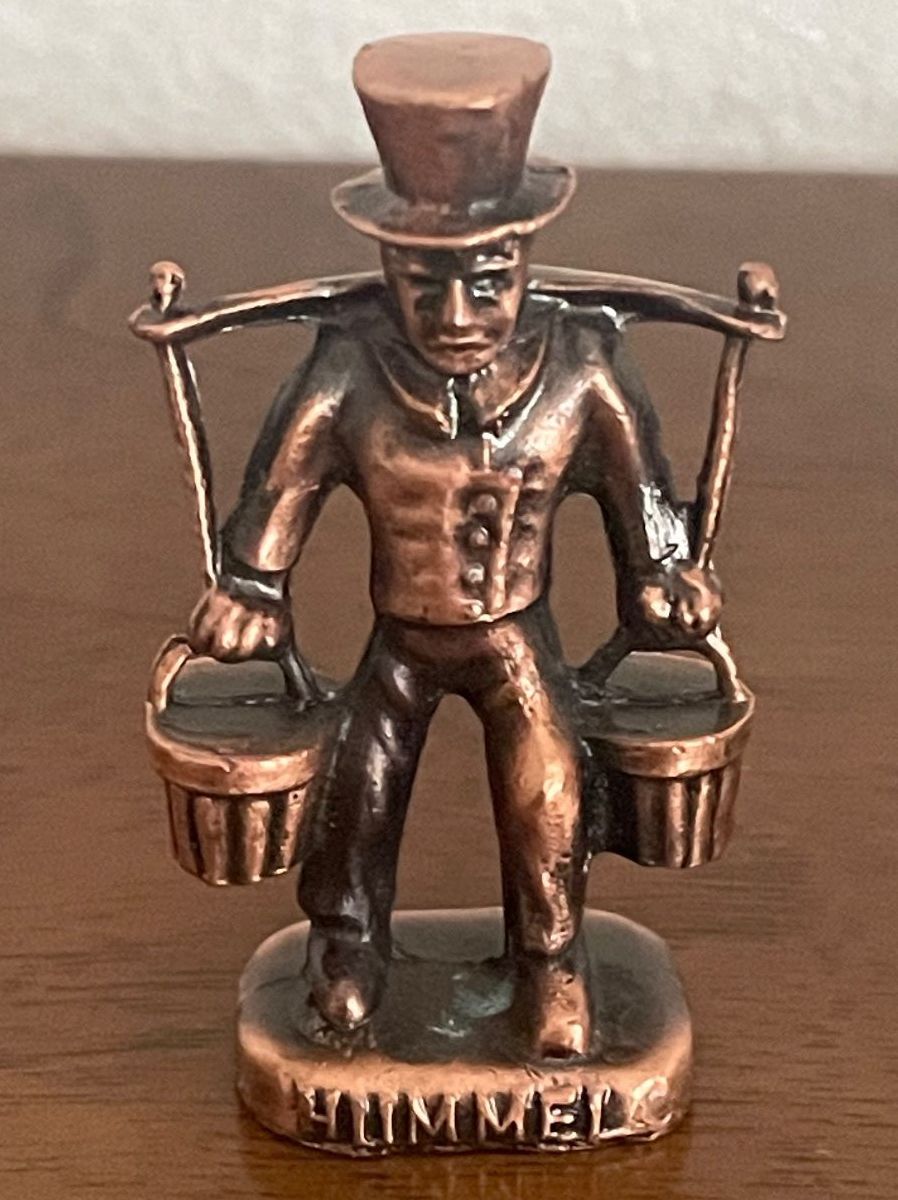 Hummel Statuette: Hummel  "Mors" Figur – Usato da Luzern venduto da Sontru