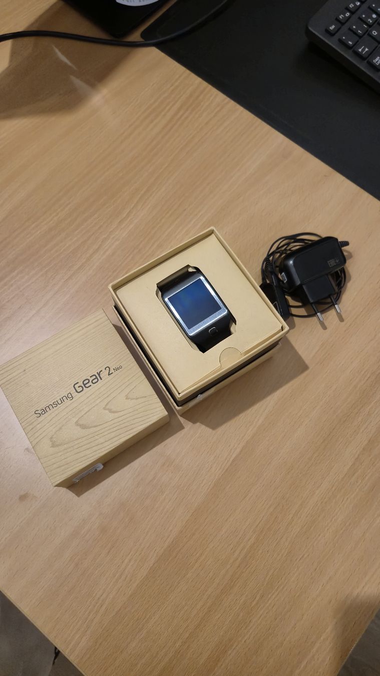 Samsung Smartwatch: Samsung Gear 2 Neo – Nuovo e nell'imballaggio originale da Grandvillard venduto da SL-Modelcars