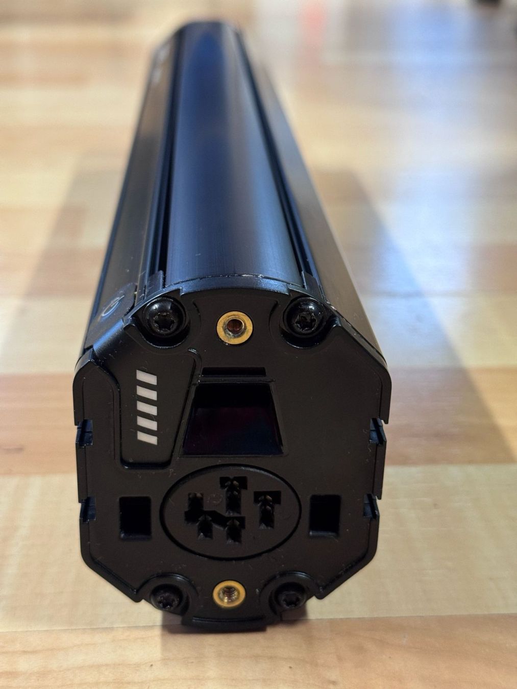 Bosch Batterie: Bosch Powertube 625 Vertikal. – Usato da Aristau venduto da SwissVolts_Akkus