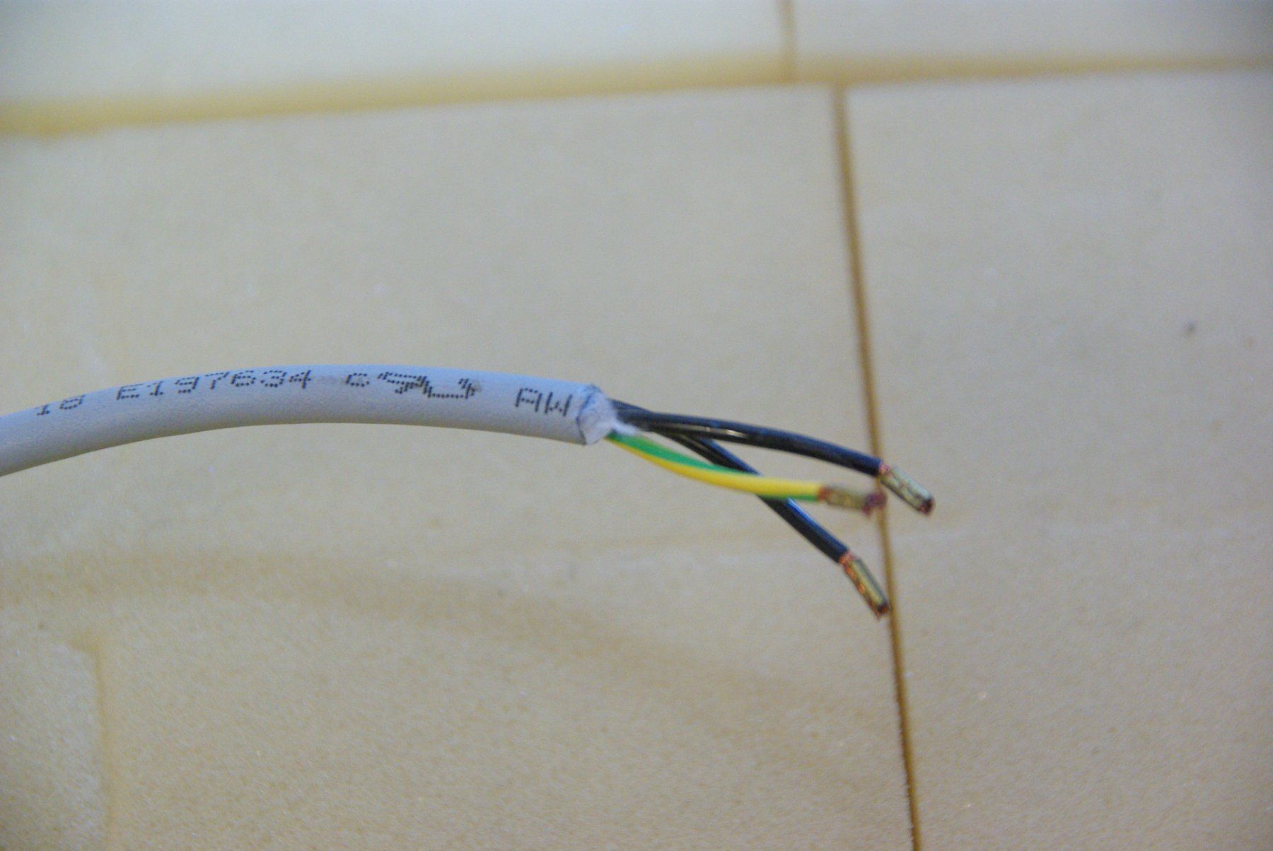 Kabel: Lütze Superflex Plus PUR 3 x 1,5, grau – Gebraucht aus Herisau von Cevianer1844 2