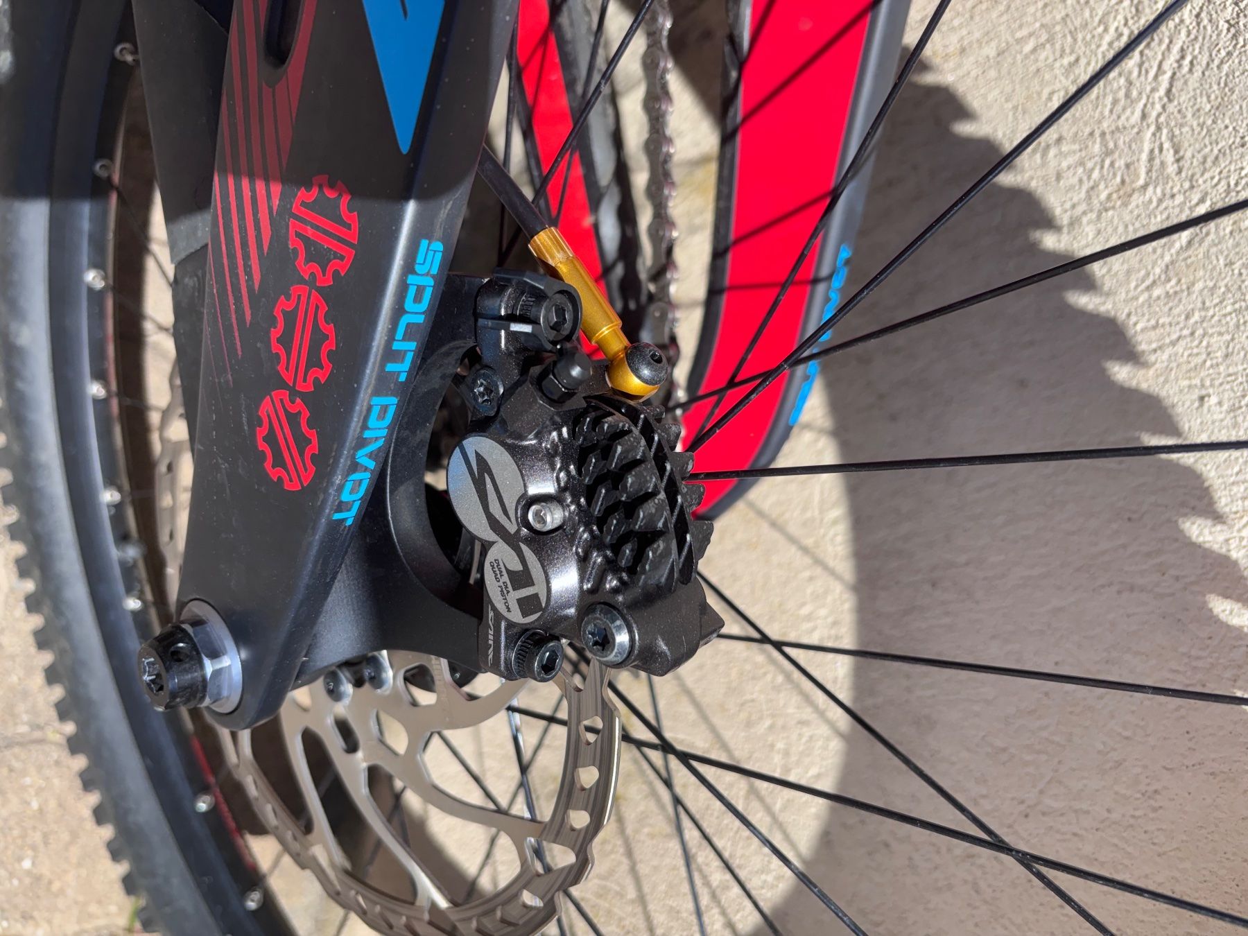 Biciclette: VTT descente Devinci L bon état – Usato da St-Sulpice NE venduto da dyl_2ctt 6