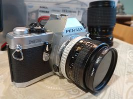 Pentax SLR MG (1982) + 2 Objektiven Neu Battery Functioniert
