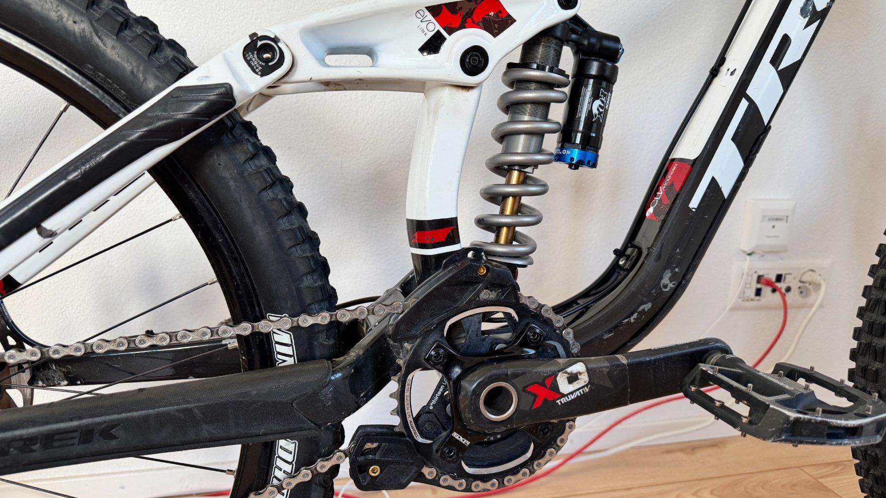 Trek Biciclette: Trek Session 9.9 Carbon Team Issue 26” Downhill – Usato da Lausen venduto da dubiz 4