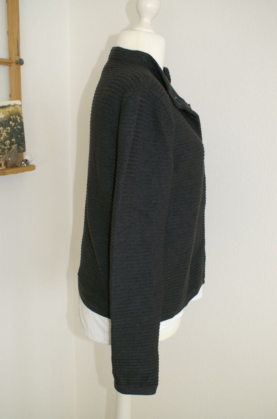 Tom Tailor Giacche: Strickjäckli von Tom Tailor, Gr. S, in dunkelgrau – Usato da Grüt (Gossau ZH) venduto da o-nyx 4