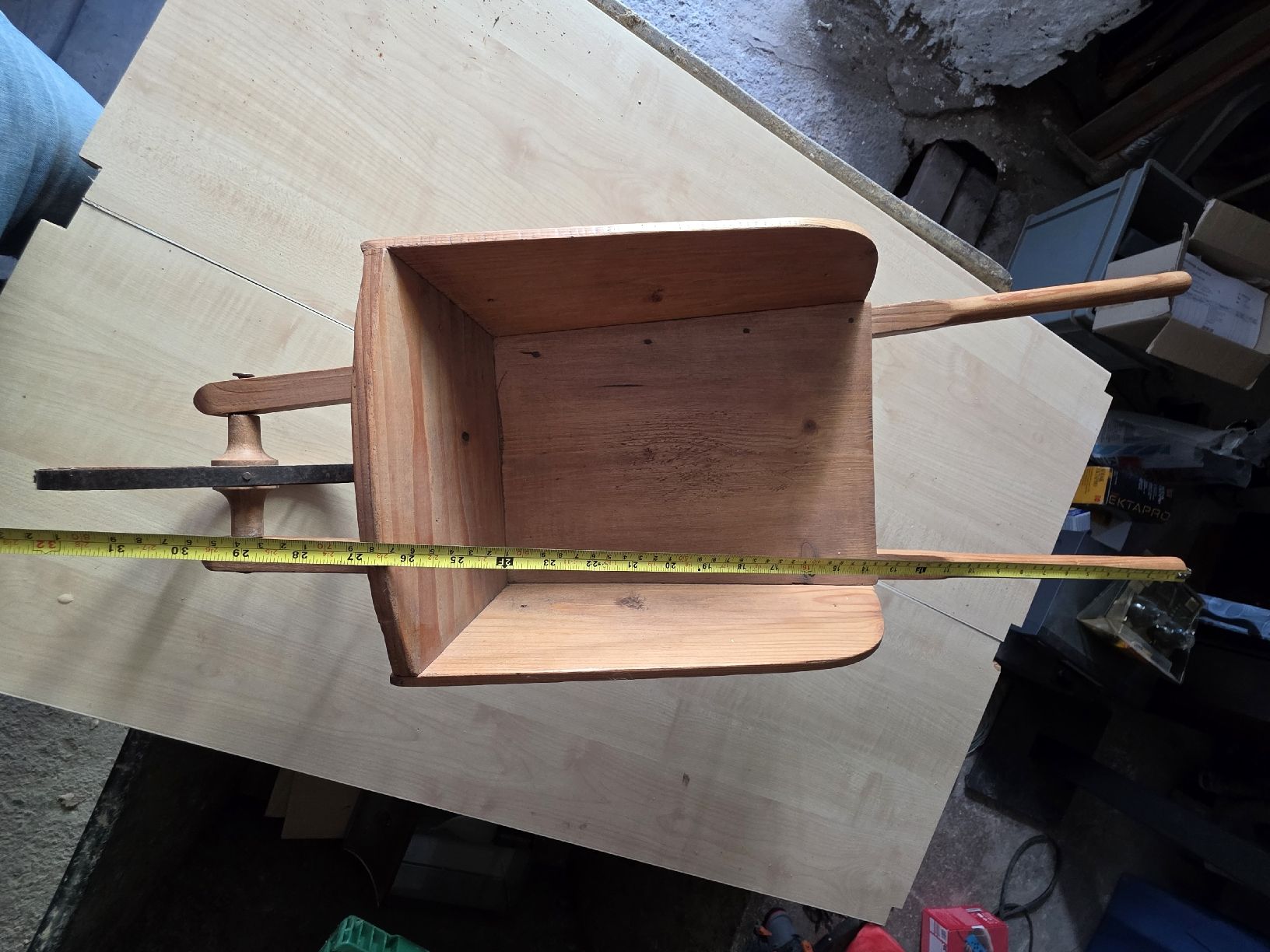 Carriole: Brouette en bois décorative – Usato da Collonges venduto da 2D_Collector 5