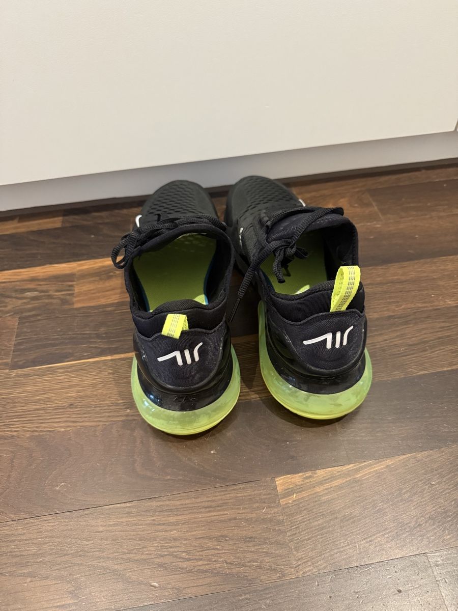 Nike Scarpe da uomo: Nike Air 270 – Nuovo (secondo la descrizione) da Frauenfeld venduto da Atomikz 3