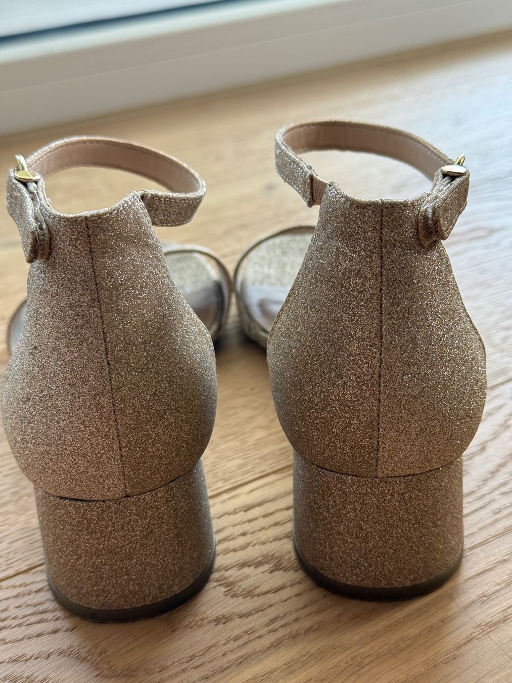 Tamaris Damenschuhe: Tamaris Sandale Gold – Neu (gemäss Beschreibung) aus Rothenburg von sar_8hvb 2