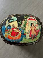 Russische handgemalte Vintage Lackschatulle mit Spieluhr