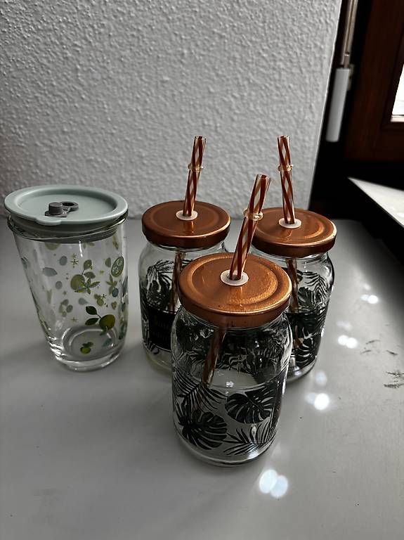 Verres: Gläser – D'occasion à Oberwil-Lieli par kaj_ng8x
