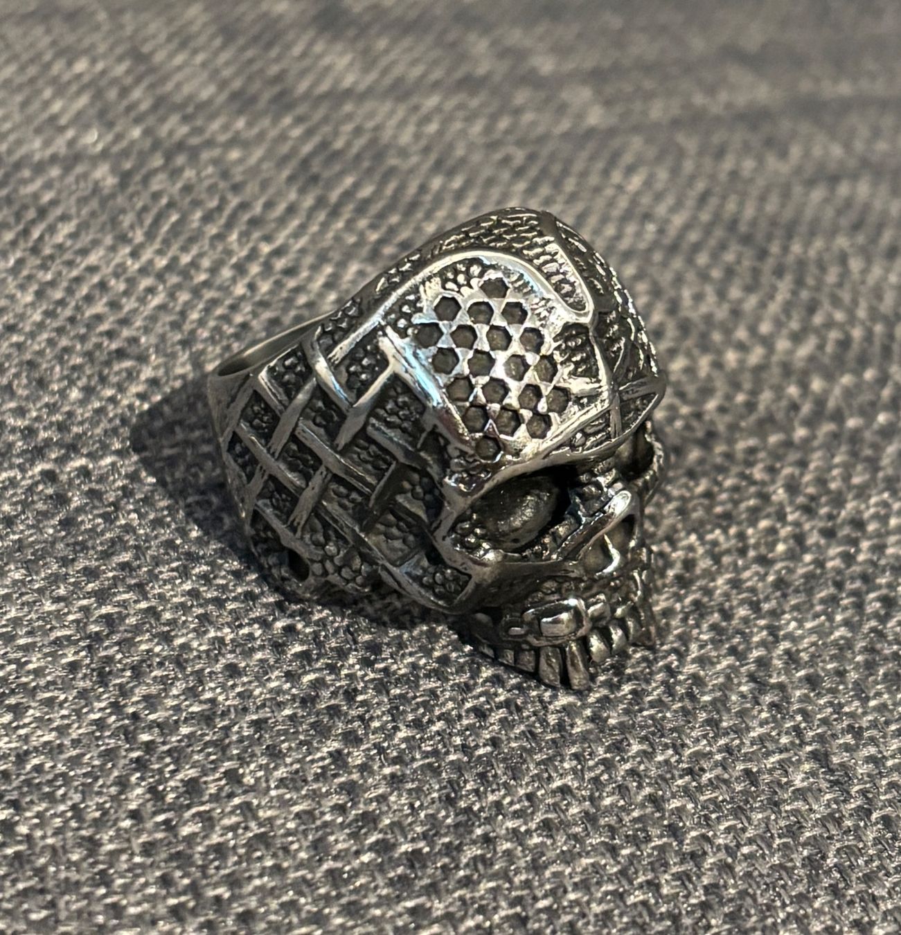 Anelli: Stahl Ring Skull Totenschädel US Grösse 10 – Nuovo (secondo la descrizione) da Egg b. Zürich venduto da superman1975 1