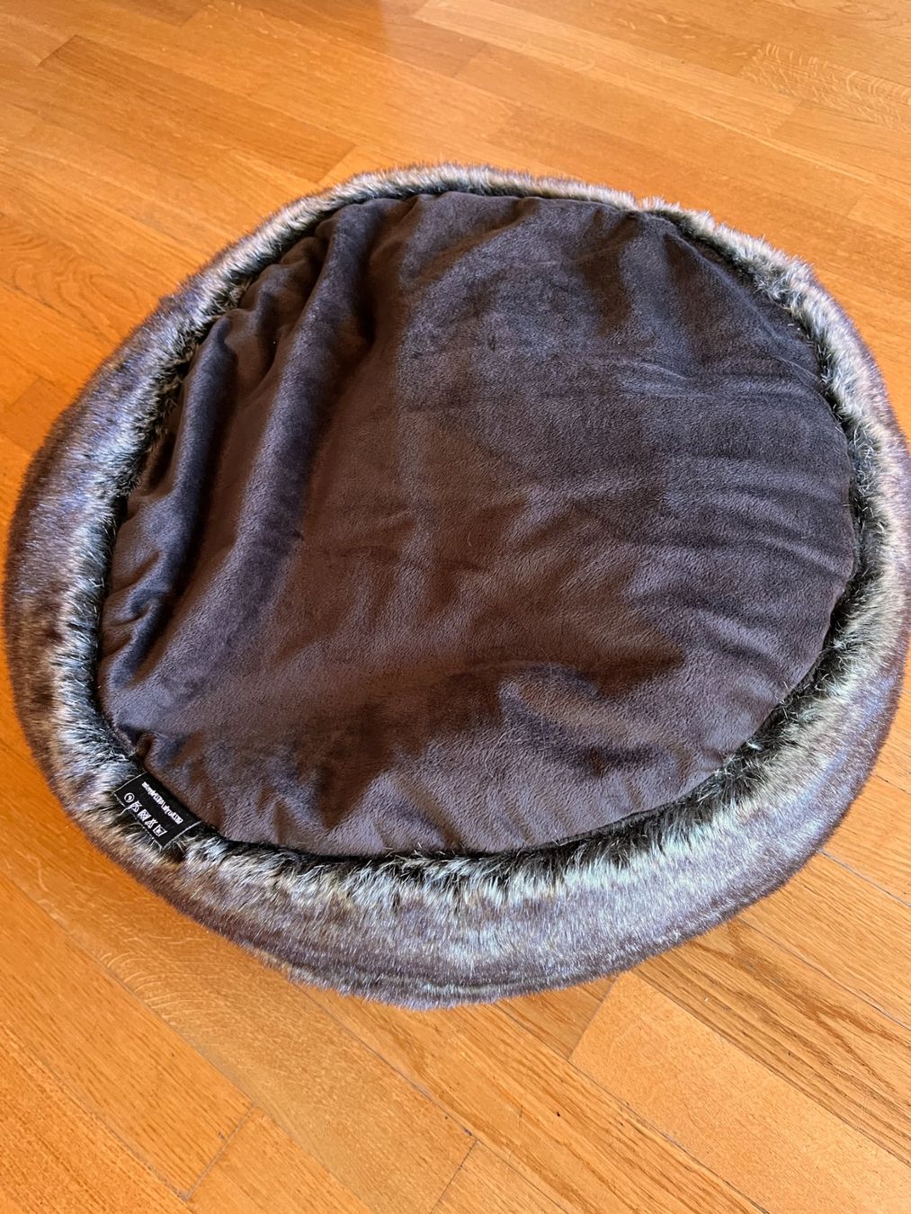 Sgabelli: Faux-Fur Pouff – Usato da La Punt venduto da ohkanada 1