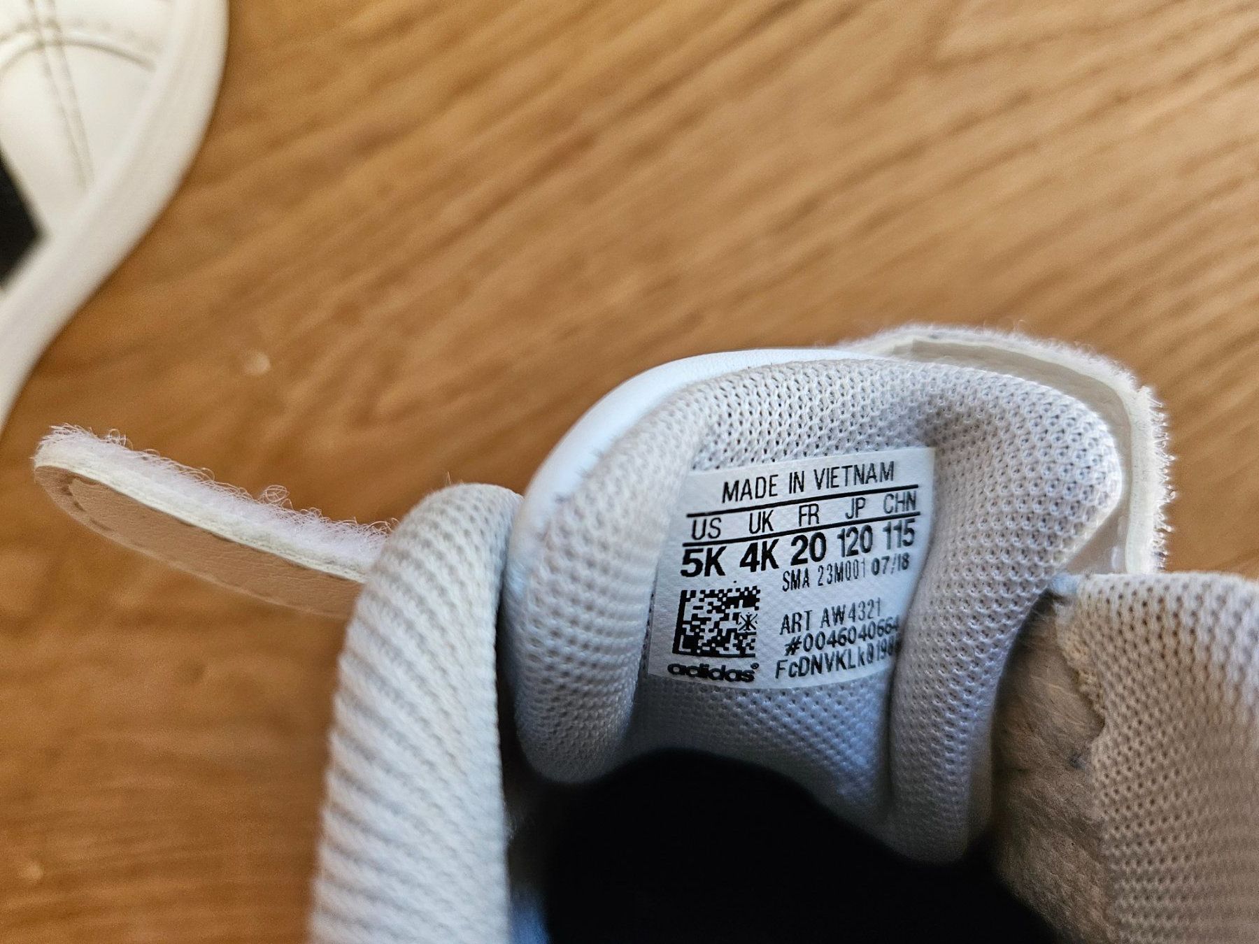 Adidas Scarpe per ragazzi: Kinderschuhe Grösse 20 Adidas – Usato da Winterthur venduto da dobeh 3