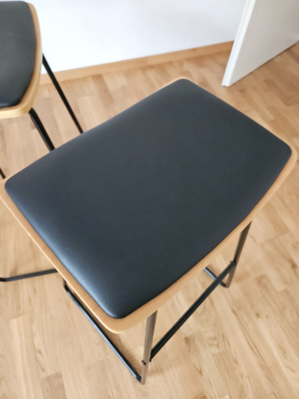 Sgabelli: 2 Barstühle Schwarz / Sitzhöhe 75cm – Usato da Zürich venduto da phiichay 2