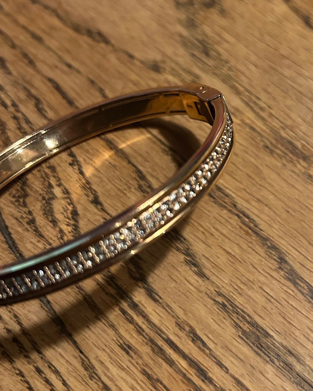 Fossil Armbänder & -reifen: Fossil Armreif goldfarben mit Steinchen – Gebraucht aus Bern von cip_v9xh 2