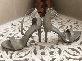 Golden-silbrige Riemchen High Heel Sandalen, Gr. 37, wie NEU