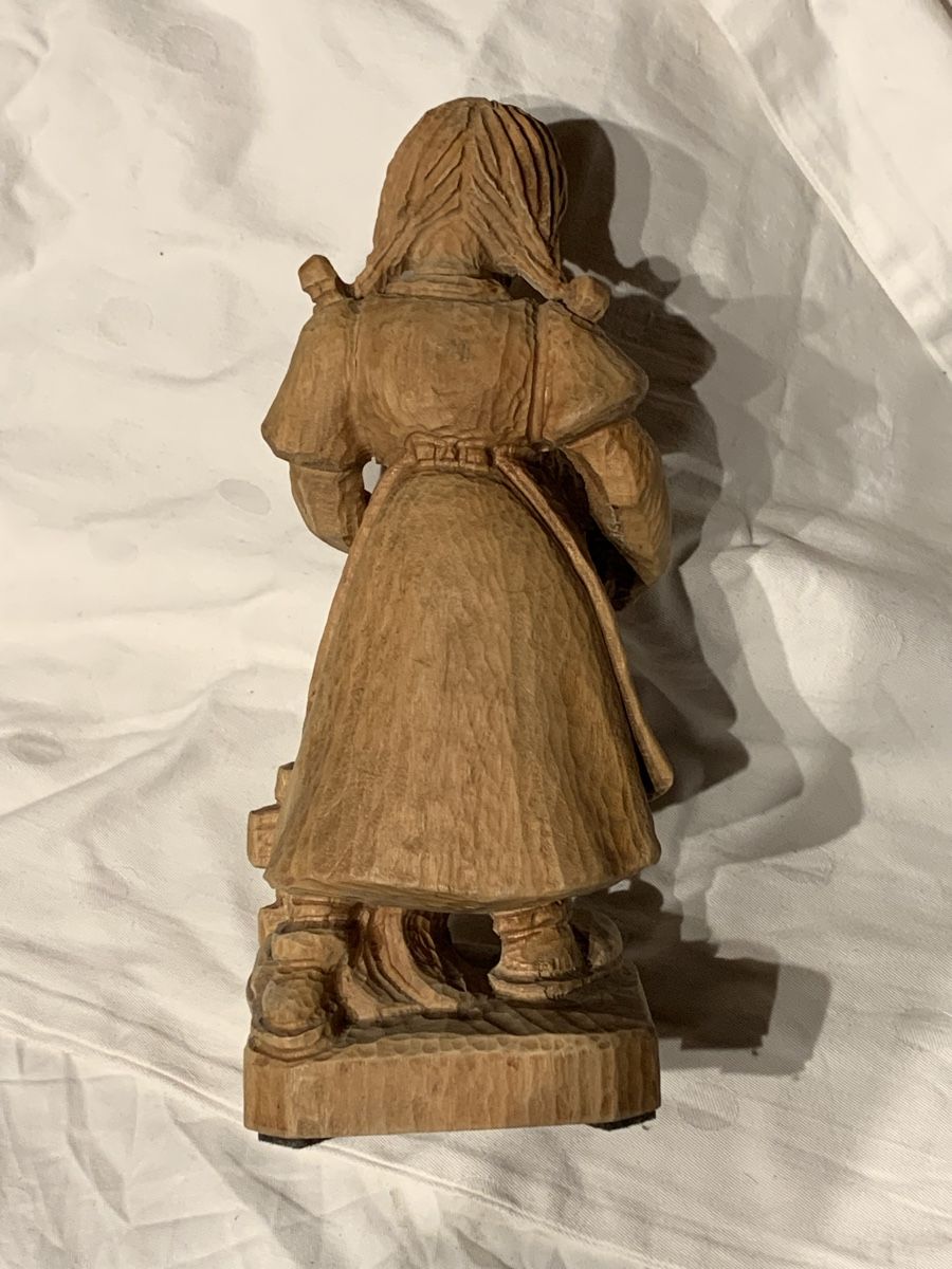 Skulpturen & Statuen: Schnitzerei Mädchen mit Lamm DAVOS – Gebraucht aus Dotnacht von 007ym 1
