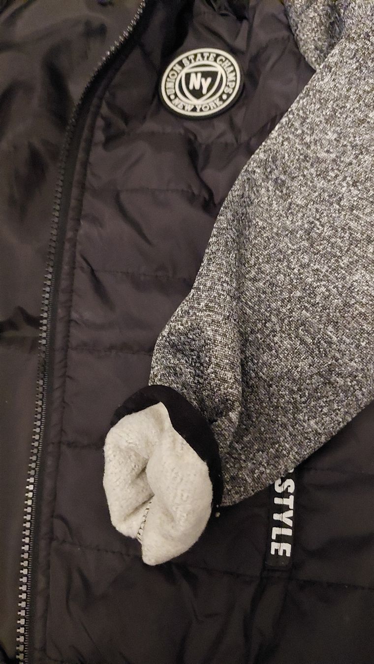 Jacken & Mäntel: Jacke mit Kapuze Grösse 8 Jährig – Gebraucht aus Egolzwil von mobiledeluxe 3