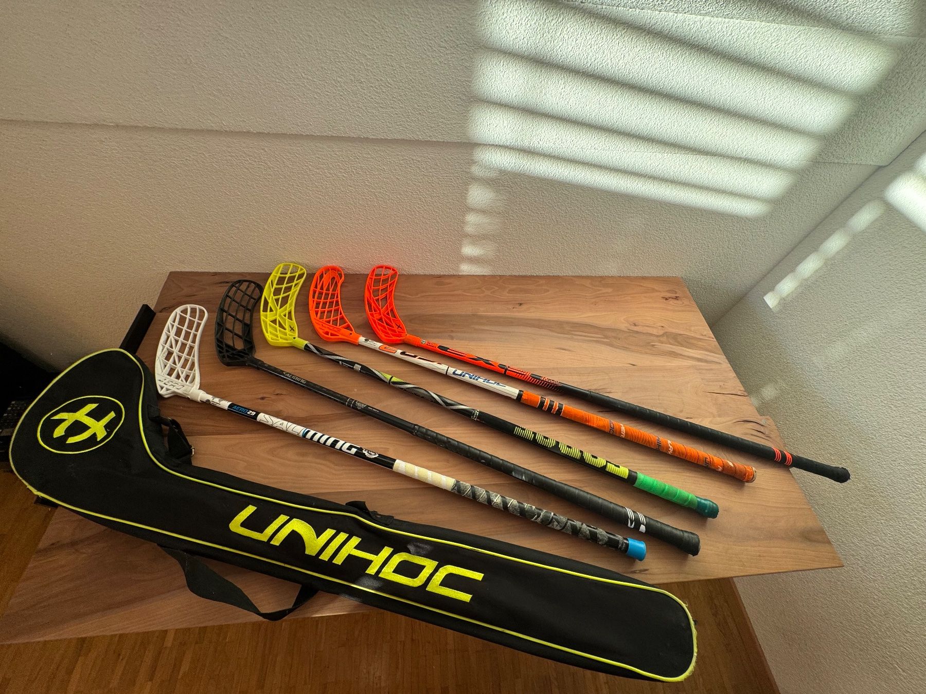 Unihockey: Unihockeyschläger Set inklusive Tasche – Usato da Kestenholz venduto da cvx_889vv