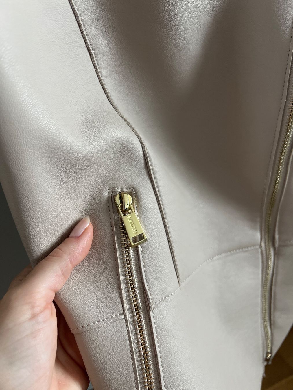 Guess Giacche: Guess Kunstlederjacke – Usato da Wangen an der Aare venduto da ram_mwq9 6