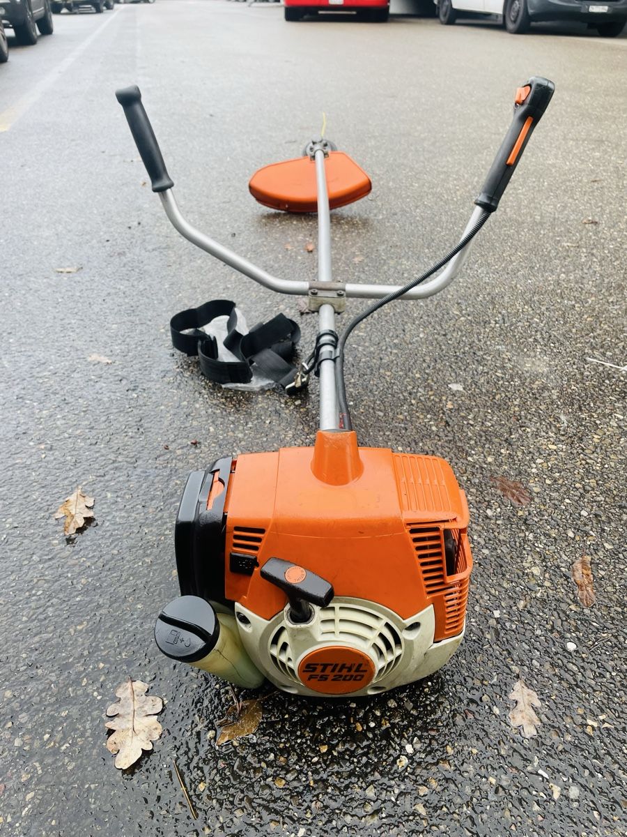 Stihl Tutti gli attrezzi: Rasentrimmer Stihl FS 200 Profi – Usato da Würenlos venduto da Shop_Shop 4